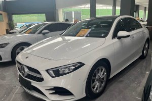奔馳A級(jí) 奔馳 改款 A 180 L 運(yùn)動(dòng)轎車