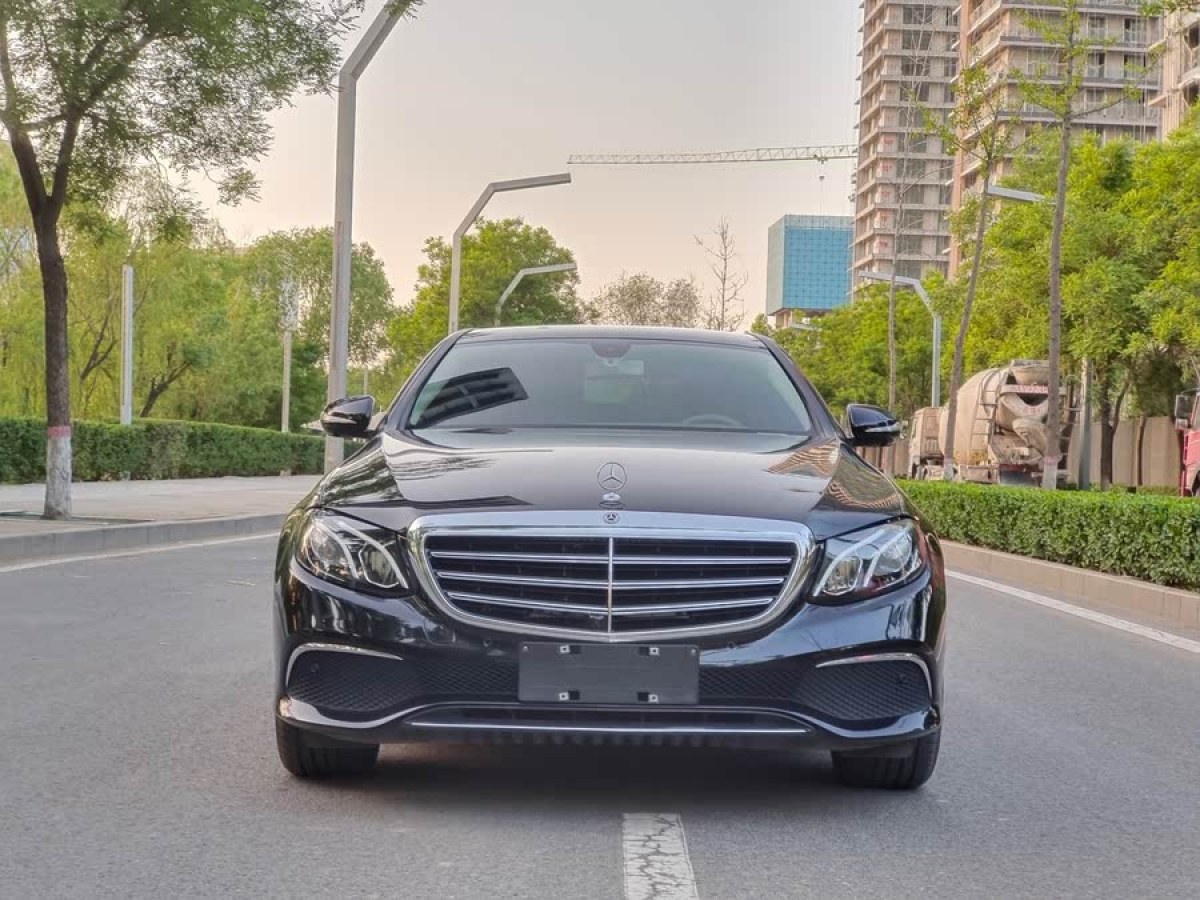 奔馳 奔馳E級(jí)  2019款 改款 E 300 L 豪華型圖片