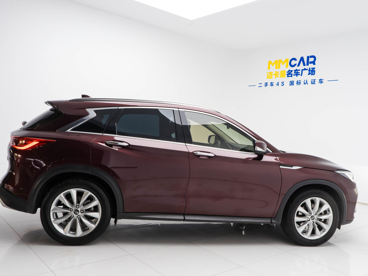 英菲尼迪 QX50  2018款 QX50 2.0T CVT兩驅(qū)時(shí)尚版圖片