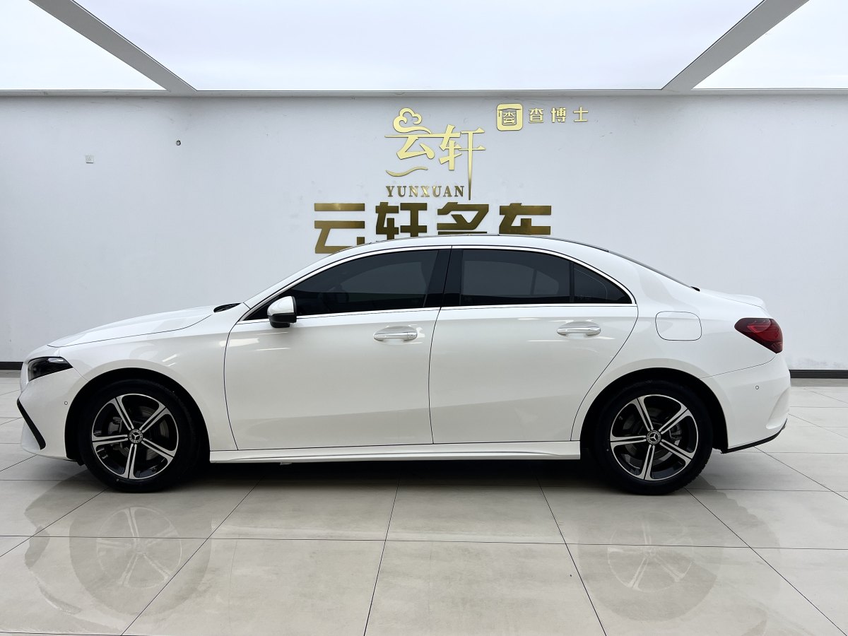 奔馳 奔馳A級(jí)  2024款 改款 A 200 L 時(shí)尚型圖片