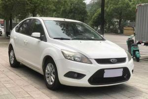 ?？怂?福特 兩廂經(jīng)典 1.8L 手動(dòng)酷白典藏版