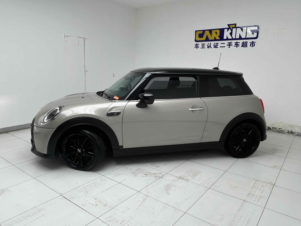 MINI MINI  2022款 改款 2.0T COOPER S 經(jīng)典派圖片