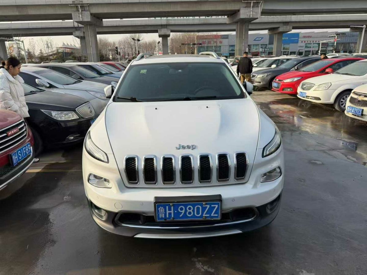 Jeep 自由光  2016款 2.0L 優(yōu)越版圖片