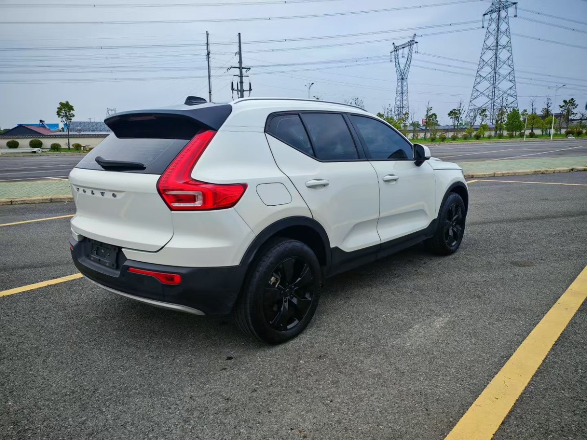 沃爾沃 沃爾沃XC40  2021款 T3 智行時(shí)尚版圖片