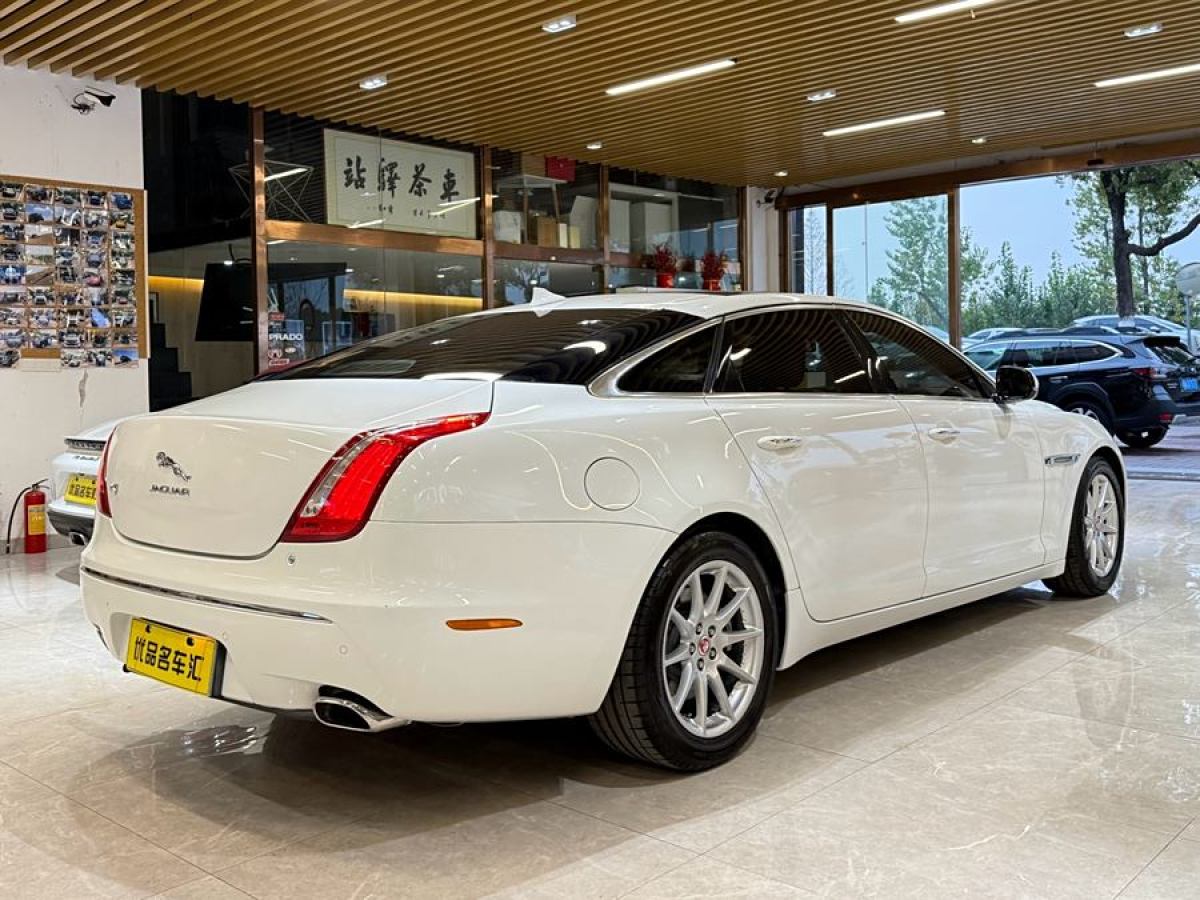 捷豹 XJ  2014款 XJL 2.0T 兩驅(qū)典雅商務(wù)版圖片