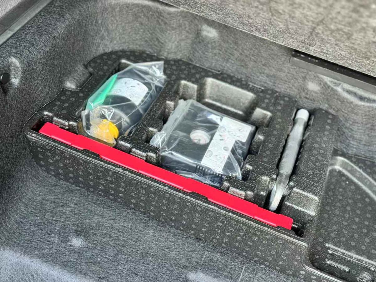 奔馳 奔馳GLE  2020款  GLE 350 4MATIC 時(shí)尚型圖片