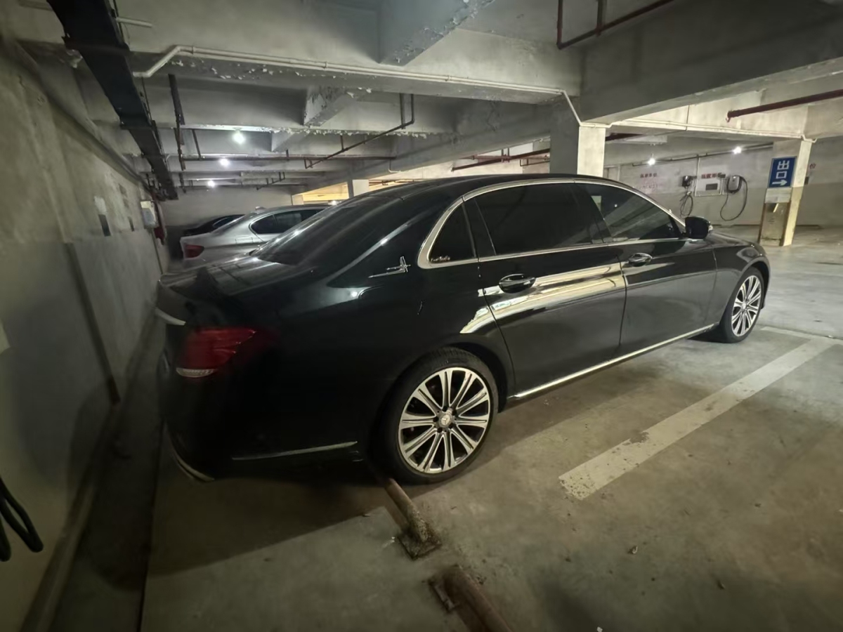 奔馳 奔馳E級(jí)  2022款 改款 E 300 L 時(shí)尚型圖片
