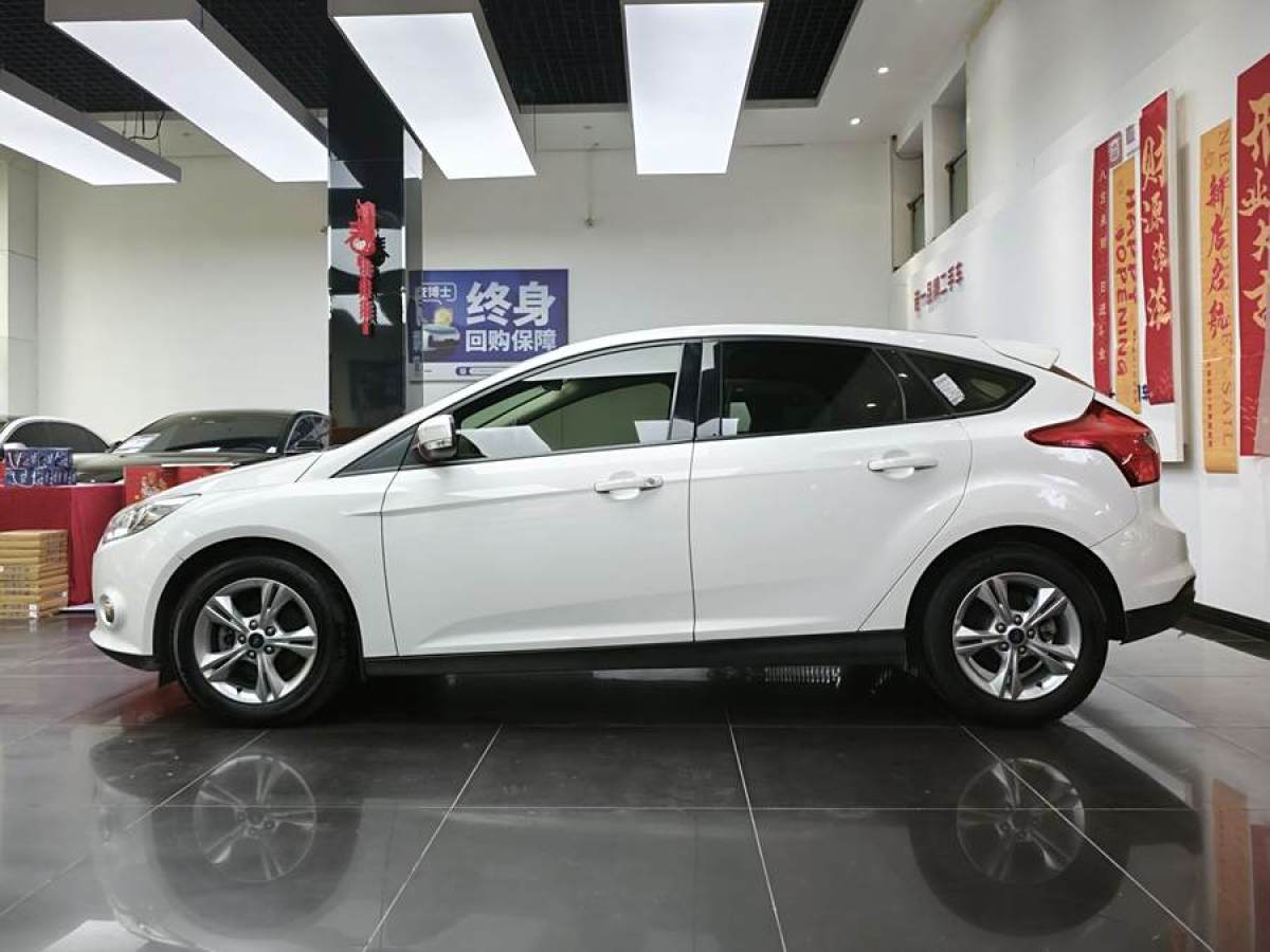 福特 ?？怂? 2012款 兩廂 1.6L 自動(dòng)風(fēng)尚型圖片