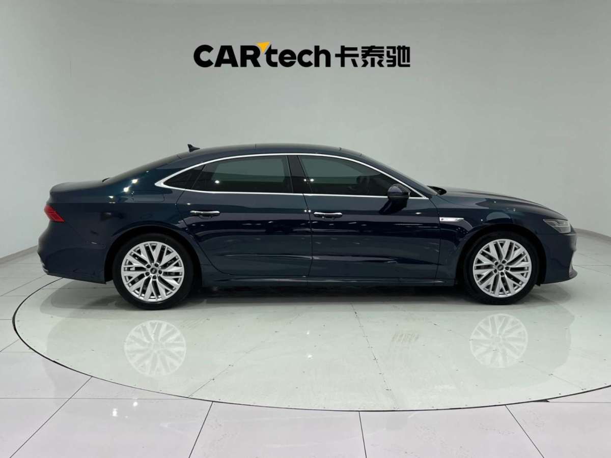 奧迪 A7L 2022款 45 TFSI S-line 筑夢(mèng)型流晶套裝圖片