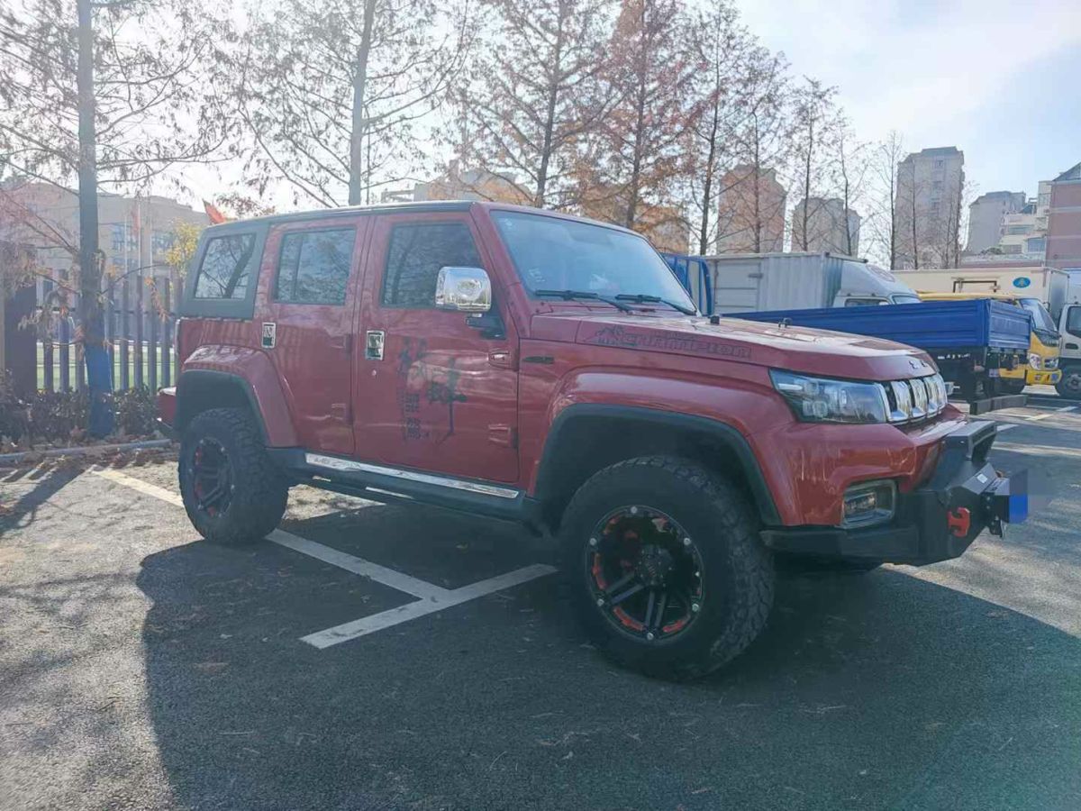 北京 BJ40  2019款 40L 2.3T 自動四驅(qū)越野版圖片