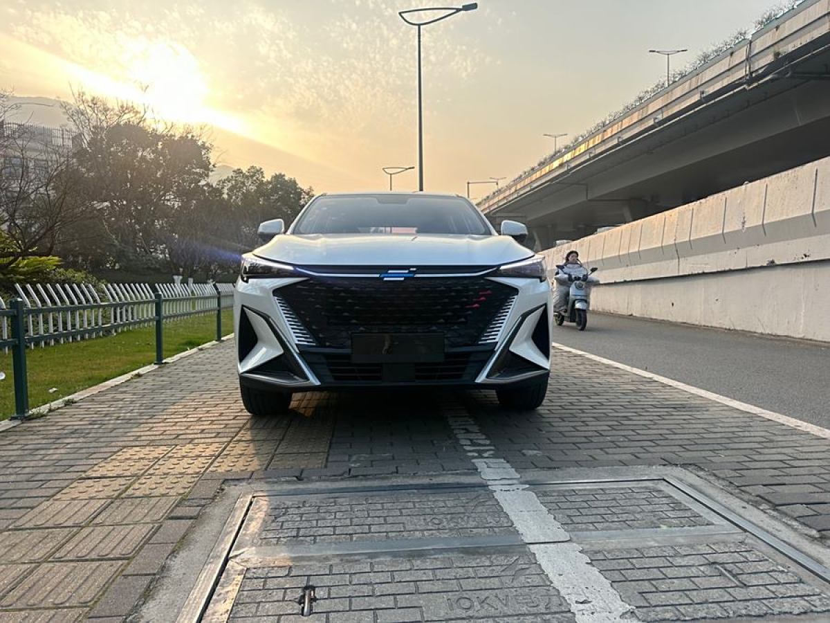 長(zhǎng)安歐尚 長(zhǎng)安歐尚X5 PLUS  2023款 改款 1.5T DCT領(lǐng)航型圖片