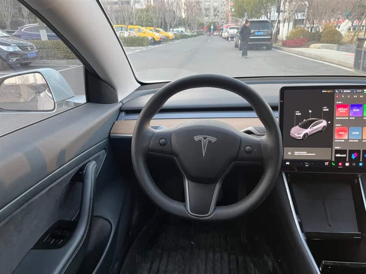 特斯拉 Model 3  2020款 改款 標準續(xù)航后驅(qū)升級版圖片