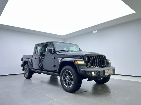 Jeep 角斗士 2022款 3.6L 先行版