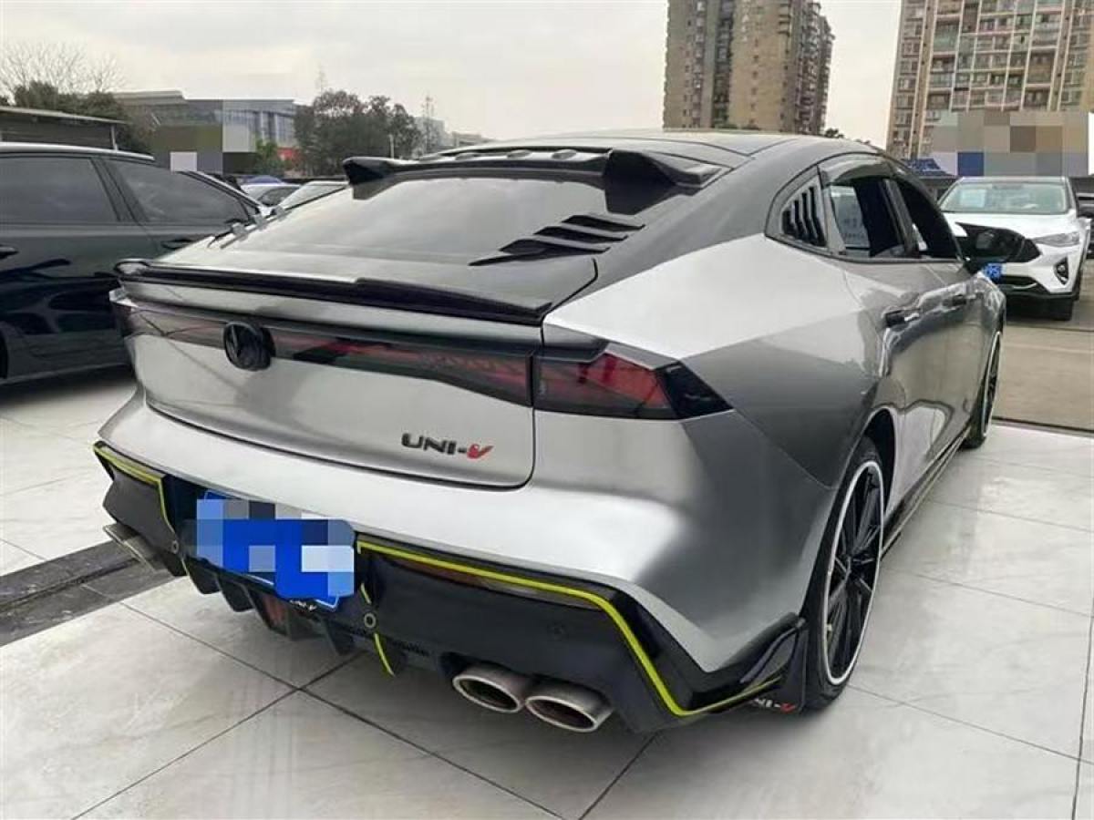 長(zhǎng)安 長(zhǎng)安UNI-V  2022款 1.5T 尊貴型圖片