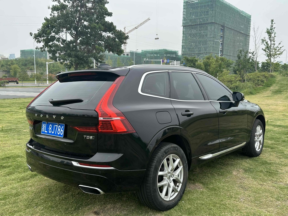 沃爾沃 XC60  2020款 T5 四驅(qū)智逸豪華版圖片