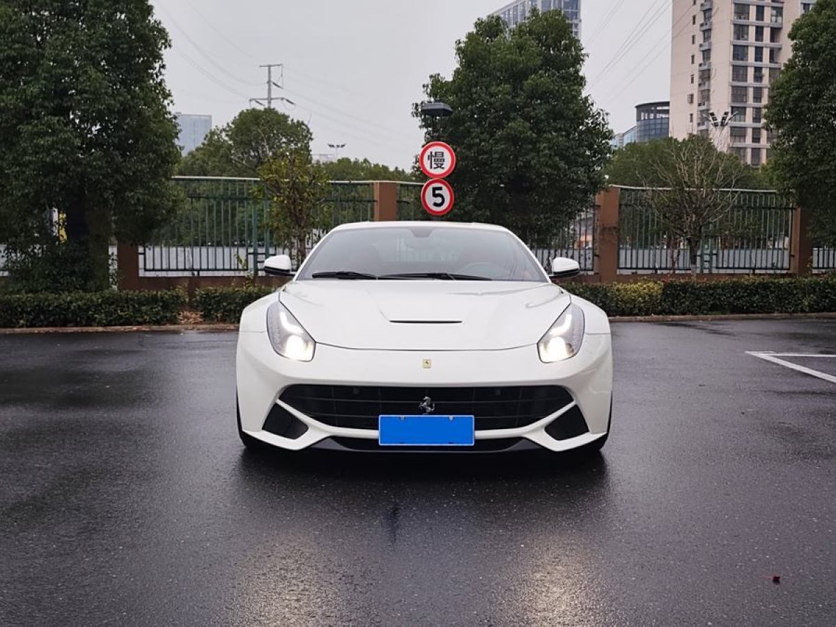 法拉利 F12berlinetta  2013款 6.3L 標(biāo)準(zhǔn)型圖片