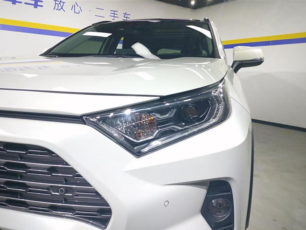 豐田 RAV4榮放  2020款 2.0L CVT兩驅(qū)尊貴版圖片