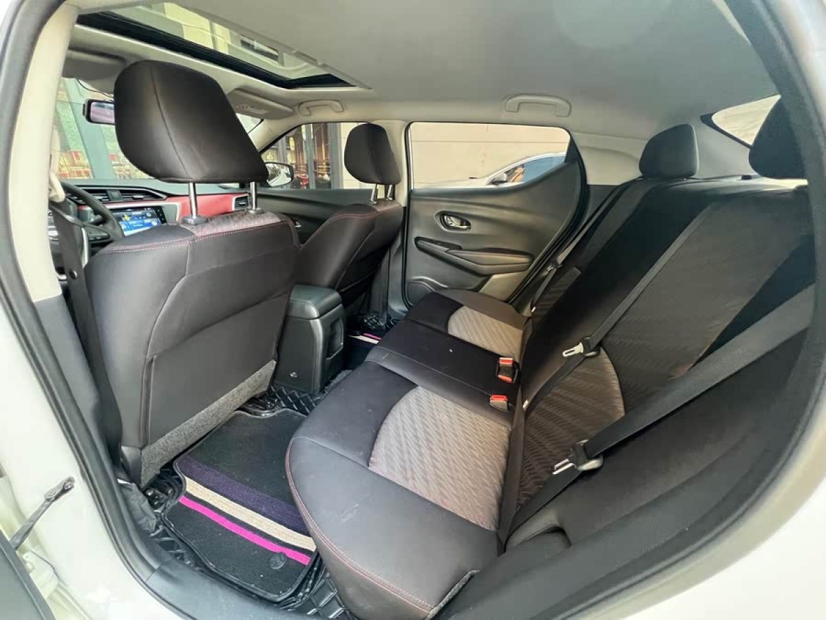 日產(chǎn) LANNIA 藍(lán)鳥  2020款 1.6L CVT智聯(lián)智酷版圖片