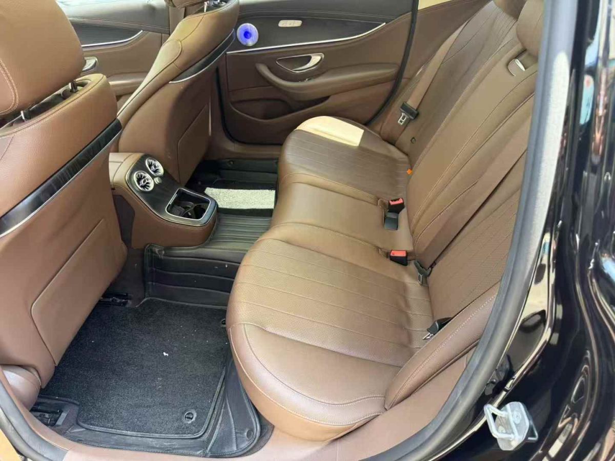 奔馳 奔馳E級  2022款 E 300 L 豪華型圖片