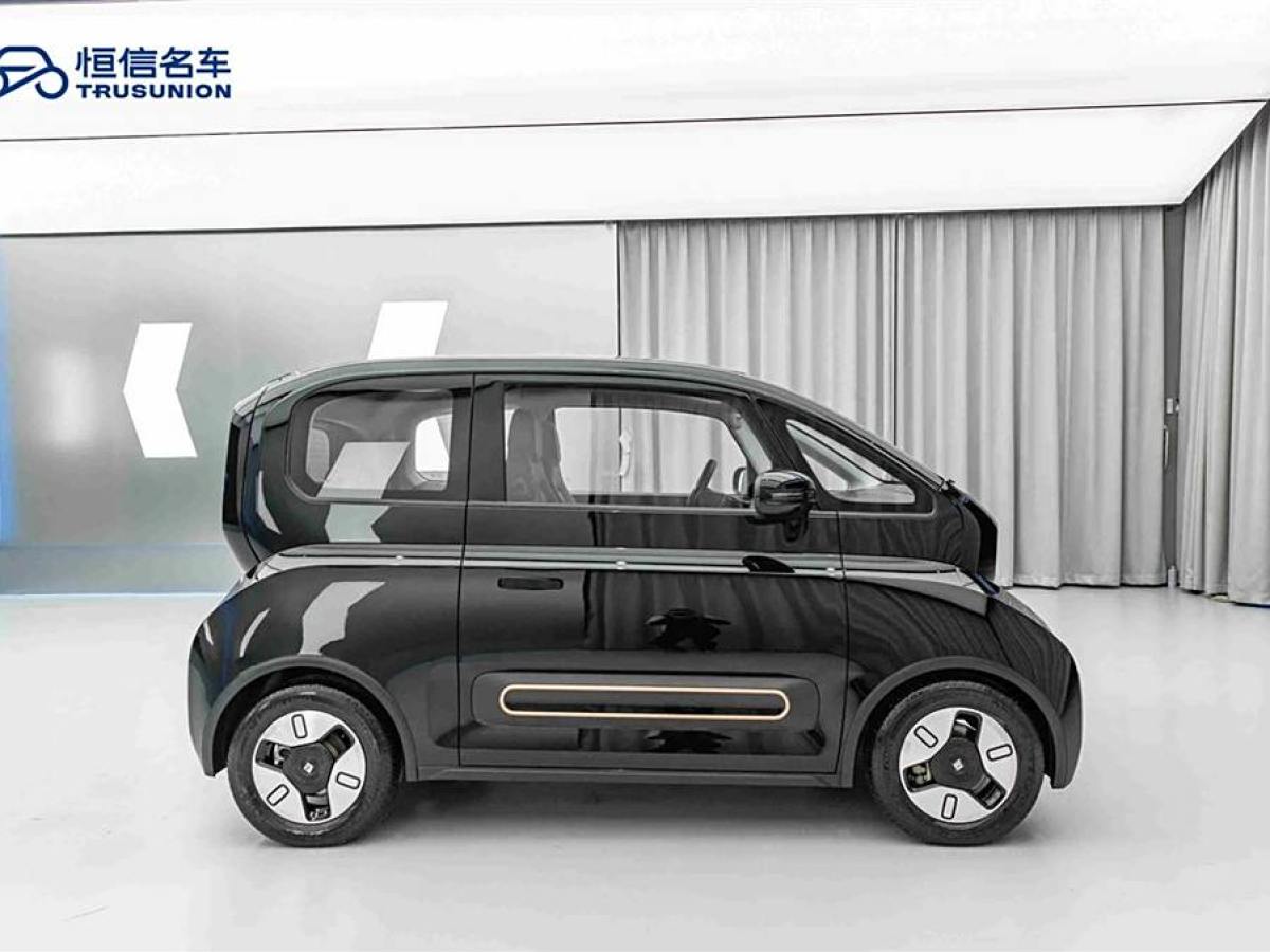 寶駿 寶駿KiWi EV  2021款 藝術(shù)家 三元鋰圖片