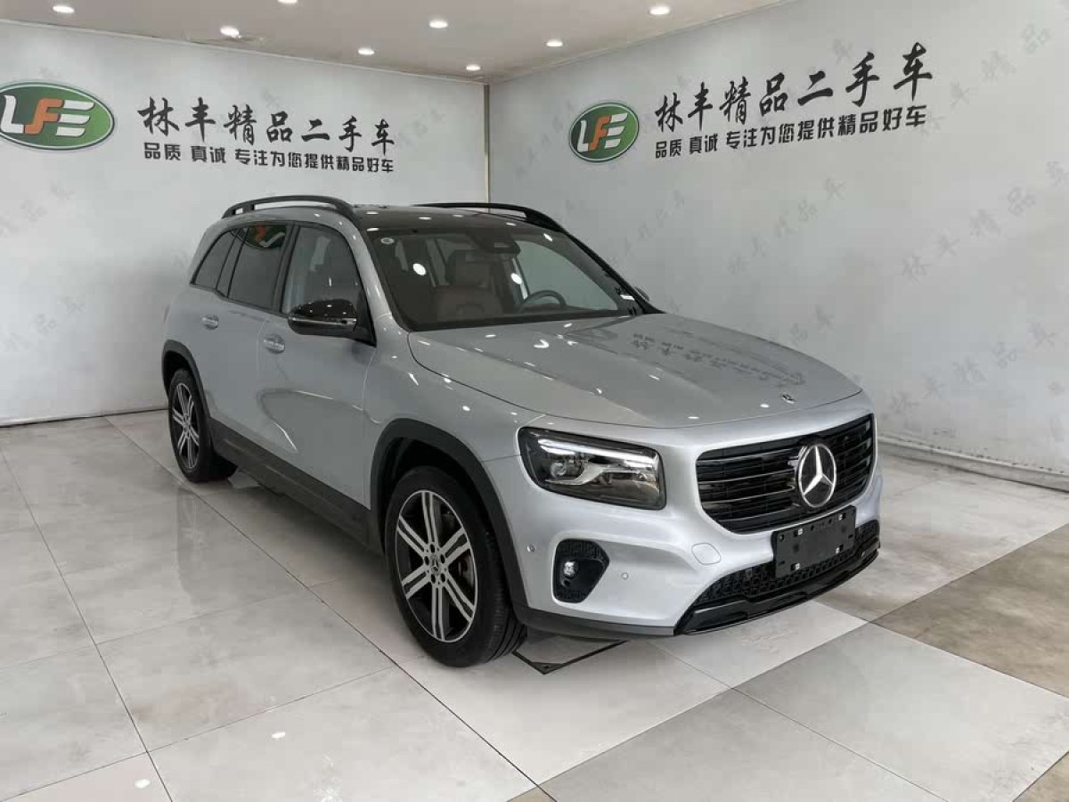 奔馳 奔馳GLB  2024款 改款 GLB 220 4MATIC圖片