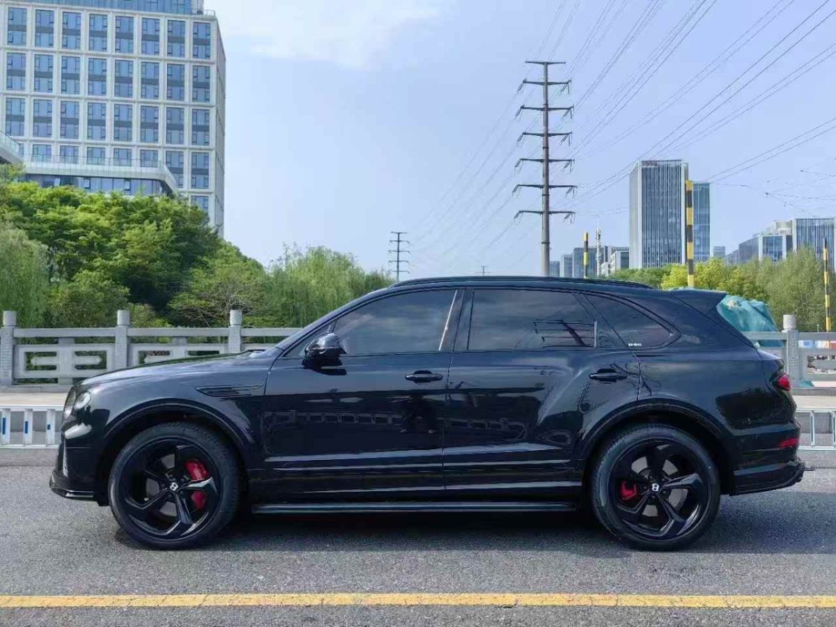 賓利 添越  2023款 4.0T V8 長軸距版圖片