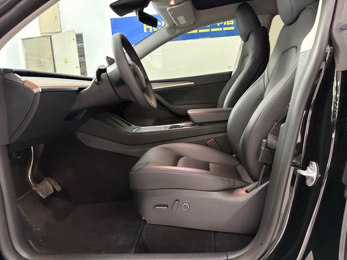 特斯拉 Model Y  2022款 改款 后輪驅(qū)動(dòng)版圖片