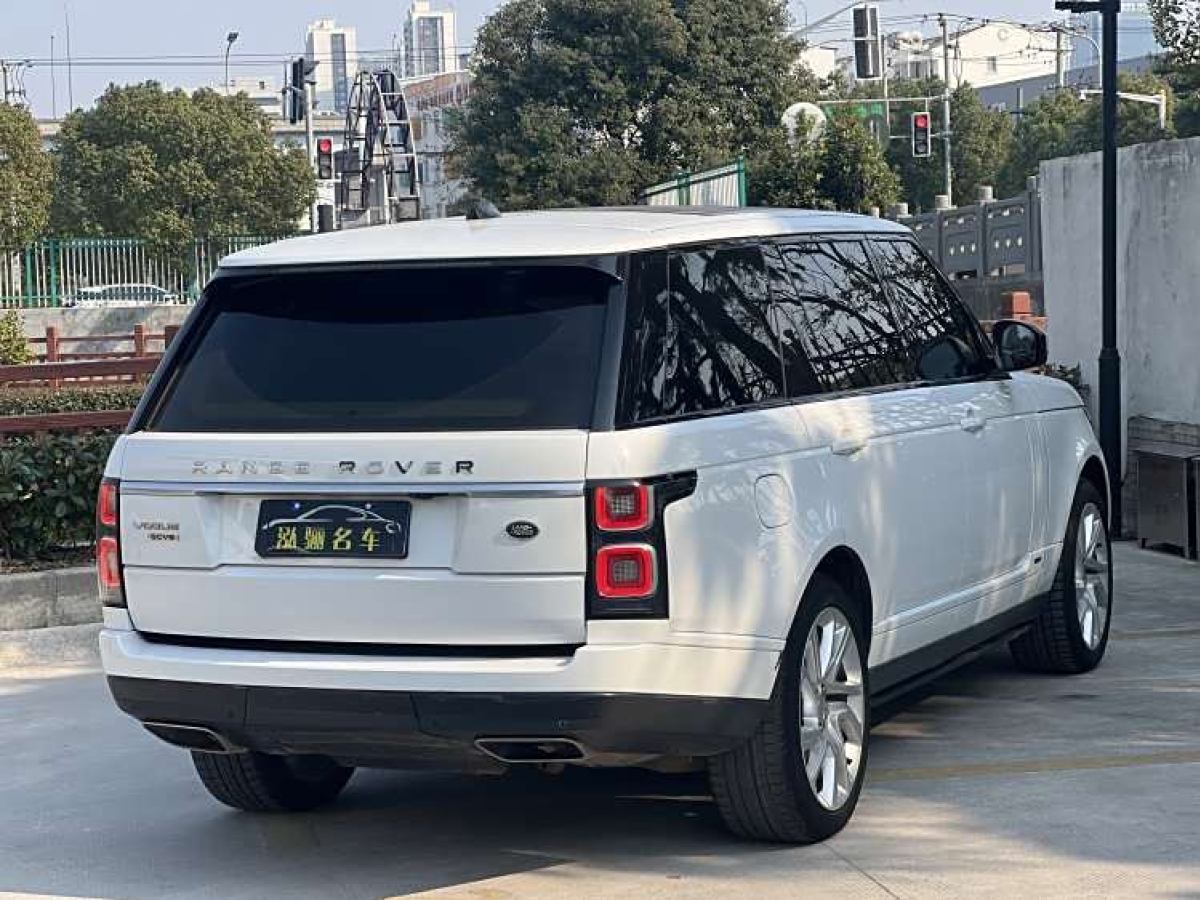 路虎 攬勝  2019款 3.0 V6 SC 傳世加長(zhǎng)版圖片