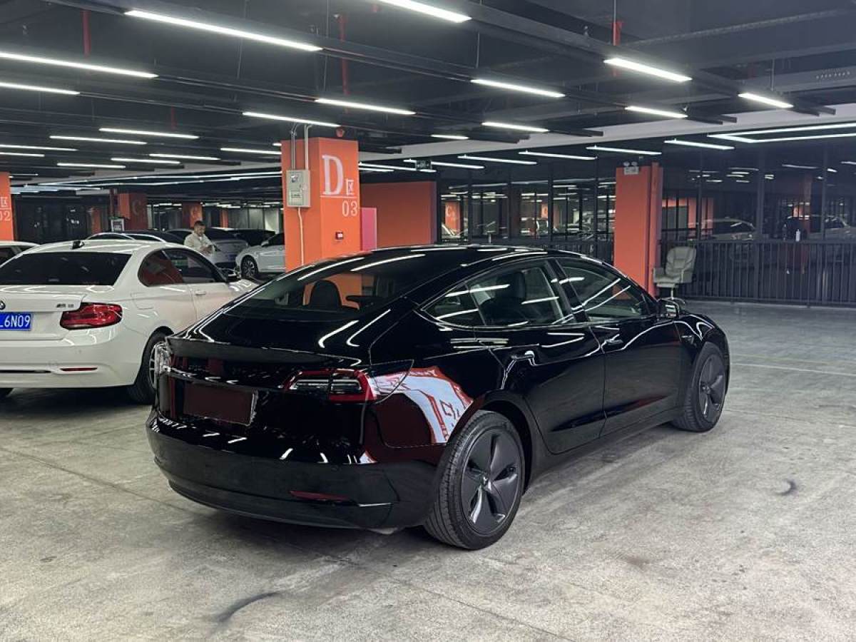 特斯拉 Model 3  2020款 改款 標(biāo)準(zhǔn)續(xù)航后驅(qū)升級(jí)版圖片