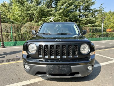 2014年8月 Jeep 自由客(進(jìn)口) 2.4L 蛇行珍藏版圖片