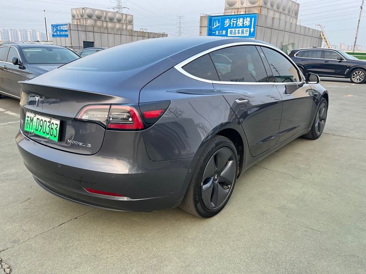 特斯拉 Model 3  2019款 標(biāo)準(zhǔn)續(xù)航后驅(qū)升級(jí)版圖片