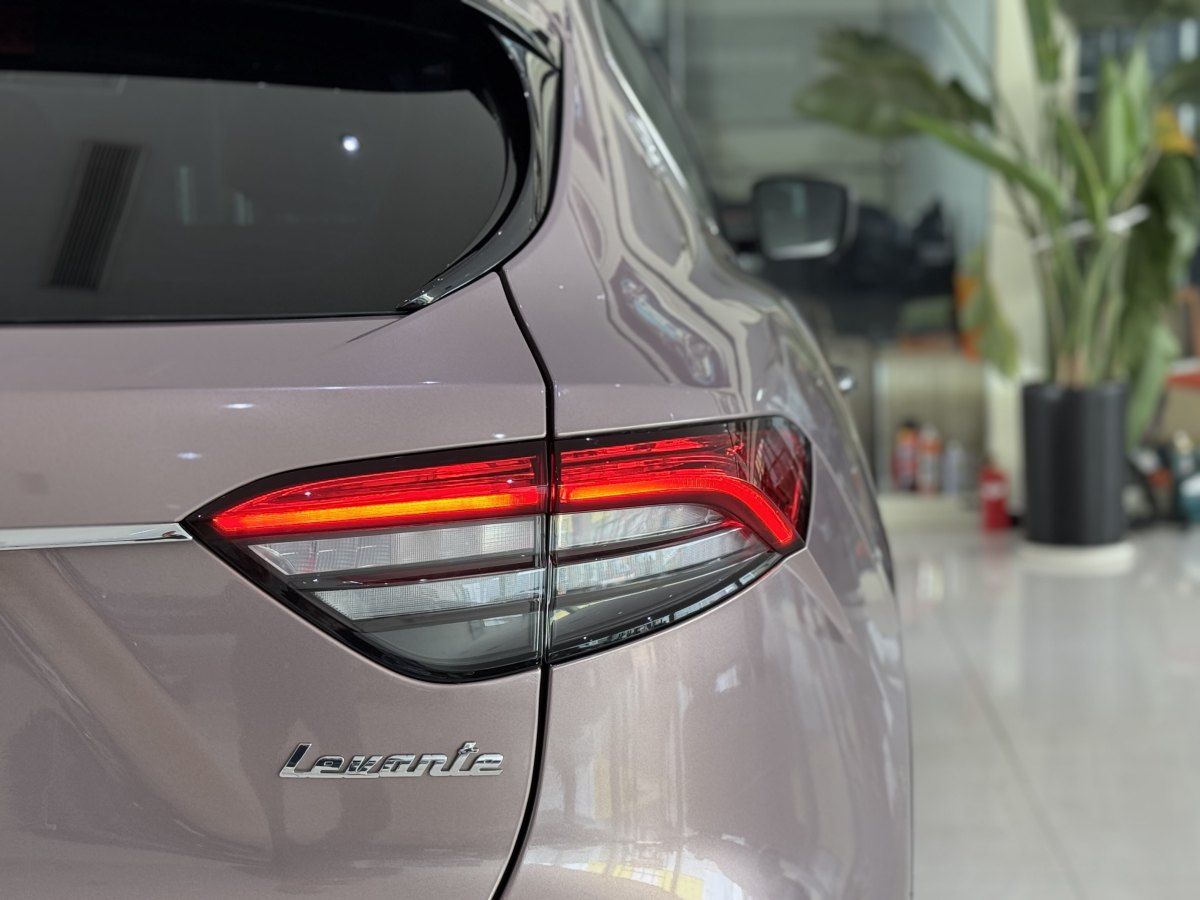 瑪莎拉蒂 Levante  2019款 3.0T 350Hp 標(biāo)準(zhǔn)版 國(guó)VI圖片