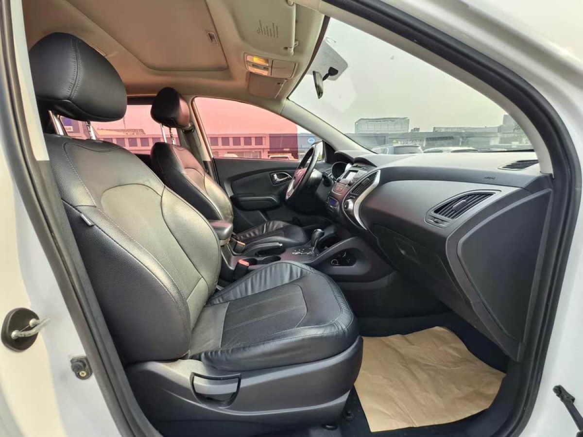現(xiàn)代 ix35  2013款 2.0L 自動兩驅(qū)智能型GLS 國V圖片