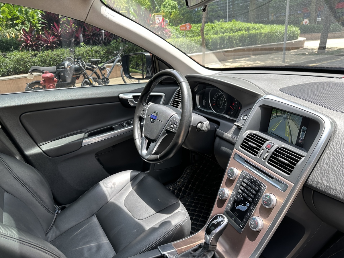 沃爾沃 XC60  2015款 T5 智進(jìn)版圖片