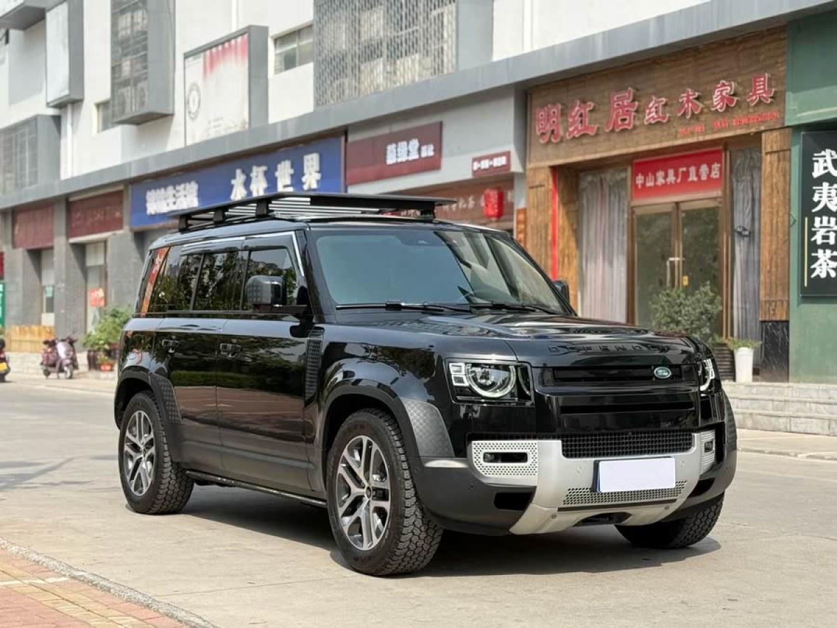 路虎 衛(wèi)士  2022款 110 P400 暗黑特別版圖片