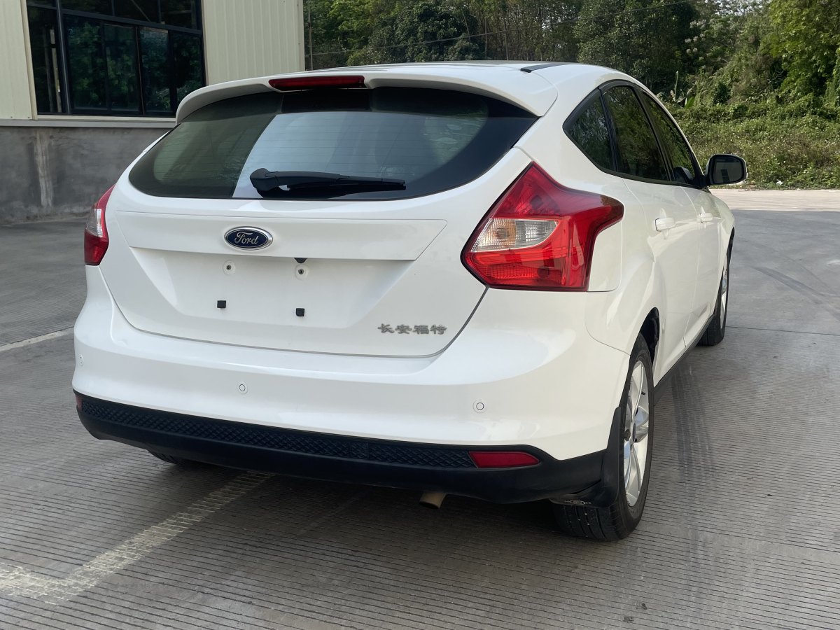 福特 ?？怂? 2012款 兩廂 1.6L 自動(dòng)風(fēng)尚型圖片