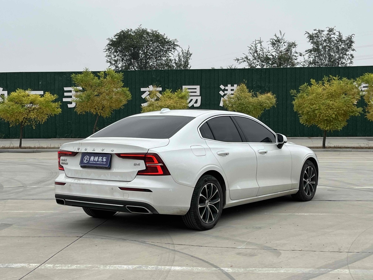 沃爾沃 S60L  2022款 B4 智逸豪華版圖片