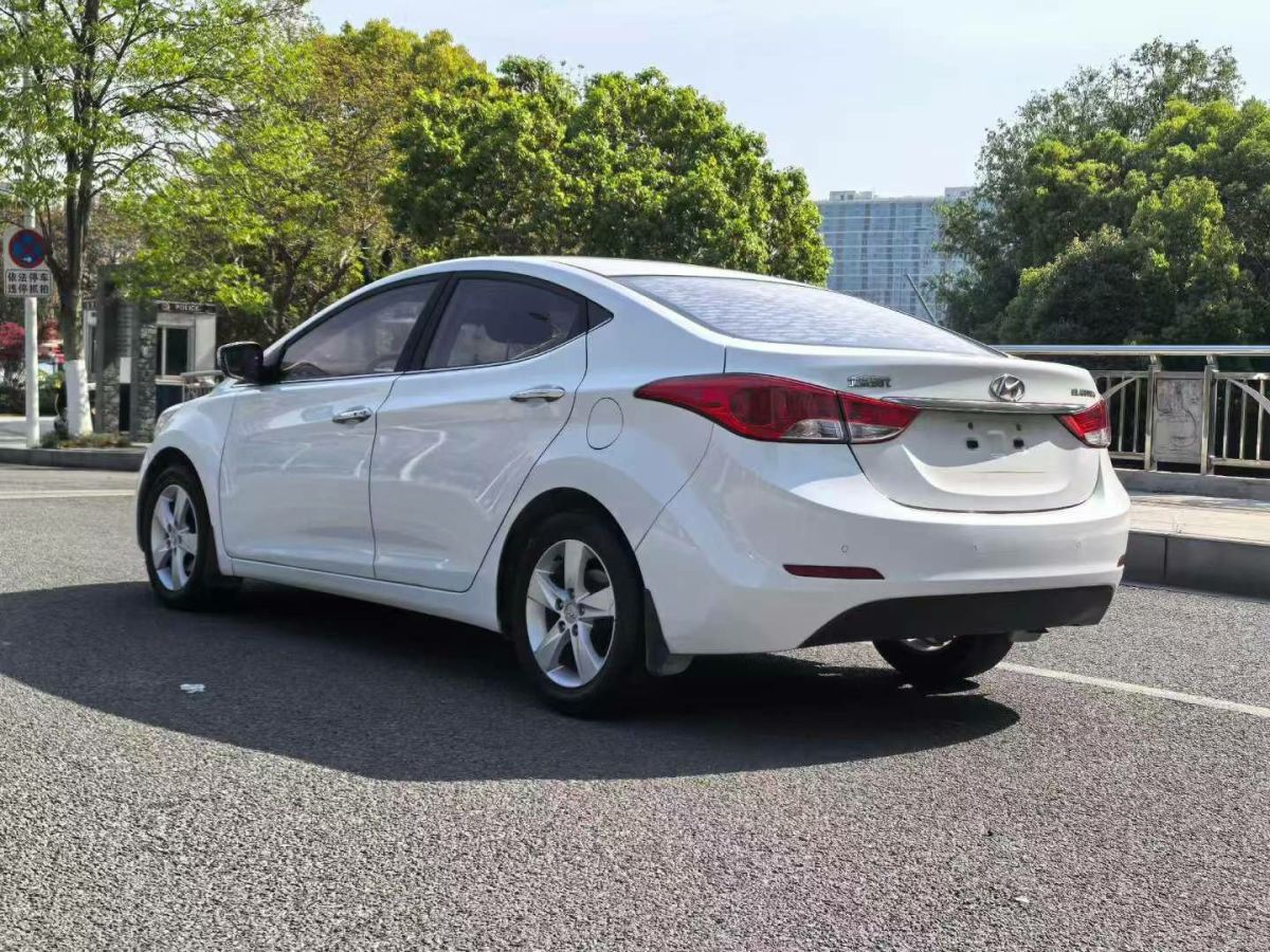 現(xiàn)代 朗動  2012款 1.6L 手動時尚型圖片