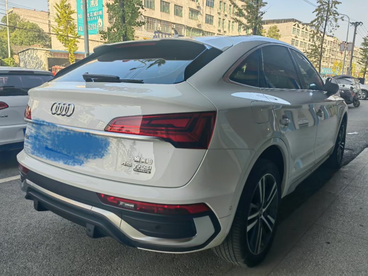 奥迪 奥迪Q5L Sportback  2022款 改款 45 TFSI 豪华型图片