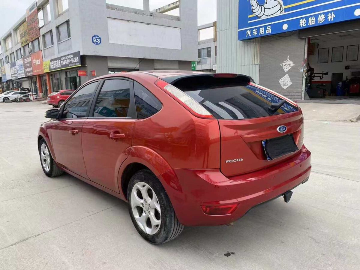 福特 福克斯  2013款 2.0T ST 標(biāo)準(zhǔn)版圖片