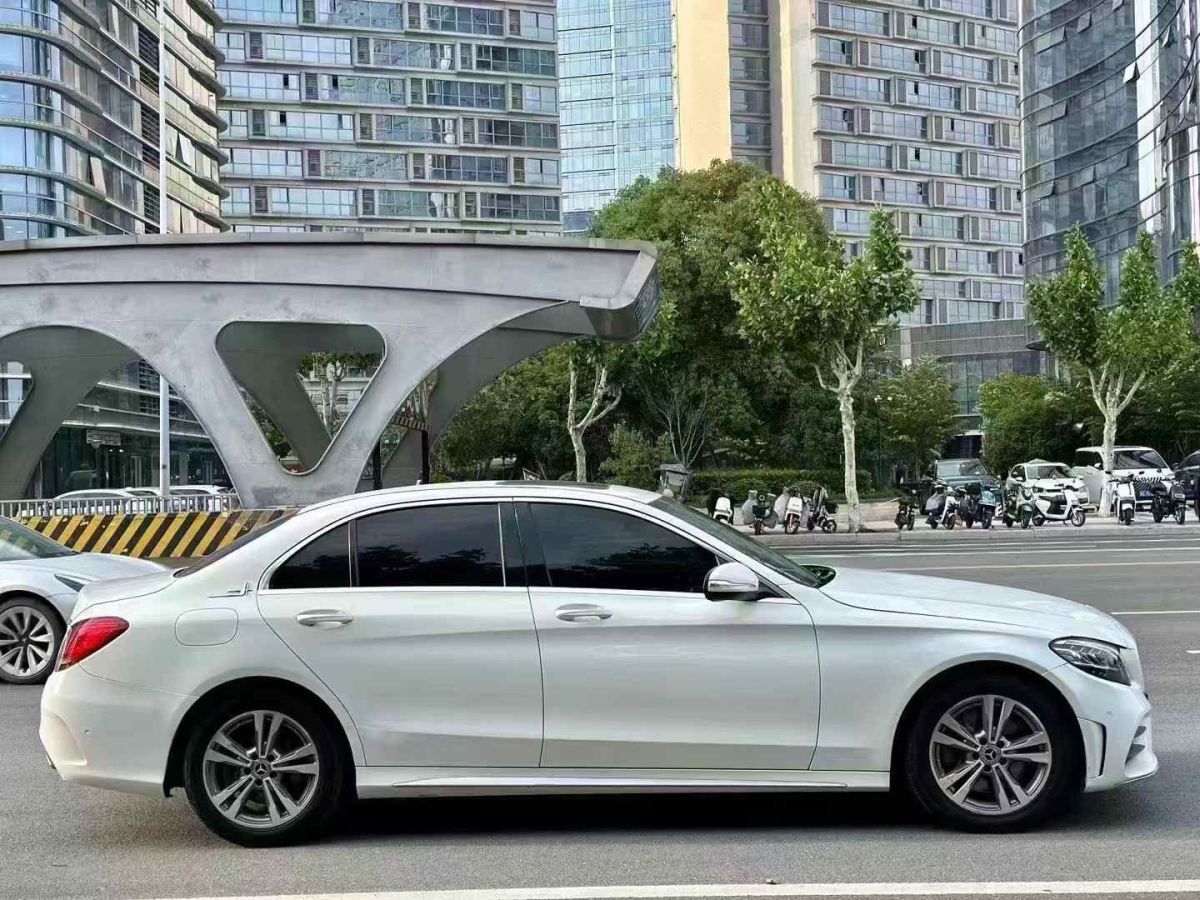 奔馳 奔馳C級(jí)  2020款 C 300 L圖片