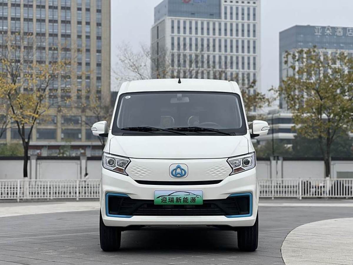 長(zhǎng)安跨越 跨越星V7EV  2024款 251km 對(duì)開(kāi)門(mén)豪華型 6座圖片