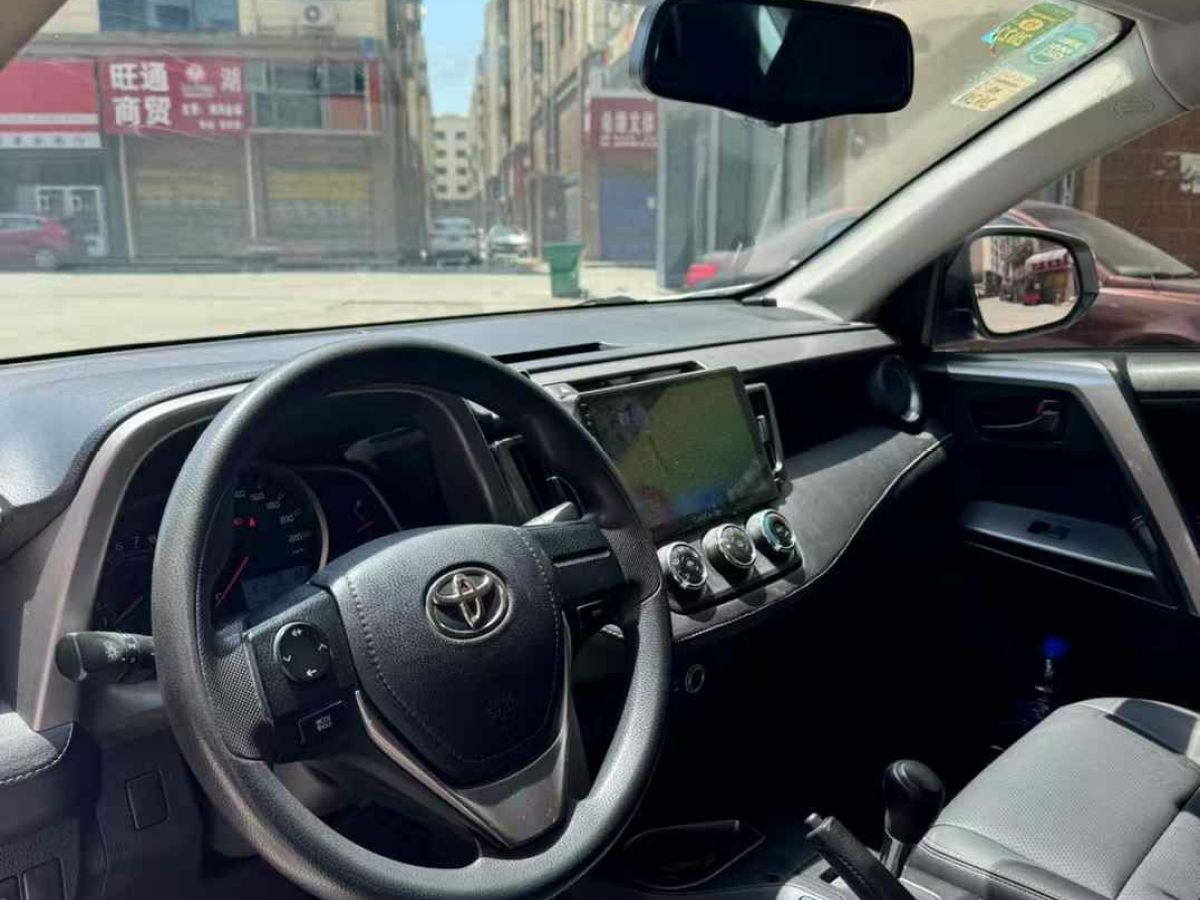豐田 RAV4榮放  2018款 2.0L CVT兩驅(qū)風(fēng)尚X版圖片