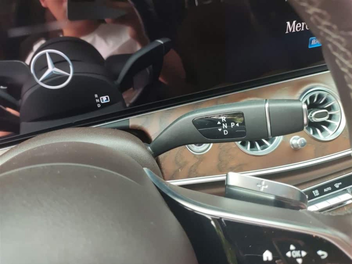 奔馳 奔馳E級  2022款 改款 E 300 L 時尚型圖片