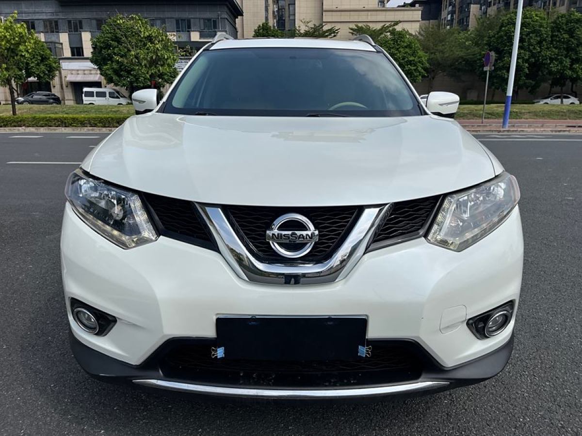 2015年11月日產(chǎn) 奇駿  2014款 2.0L CVT舒適版 2WD