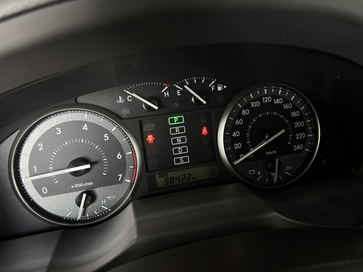 丰田 兰德酷路泽  2015款 4.0L V6 中东限量版图片