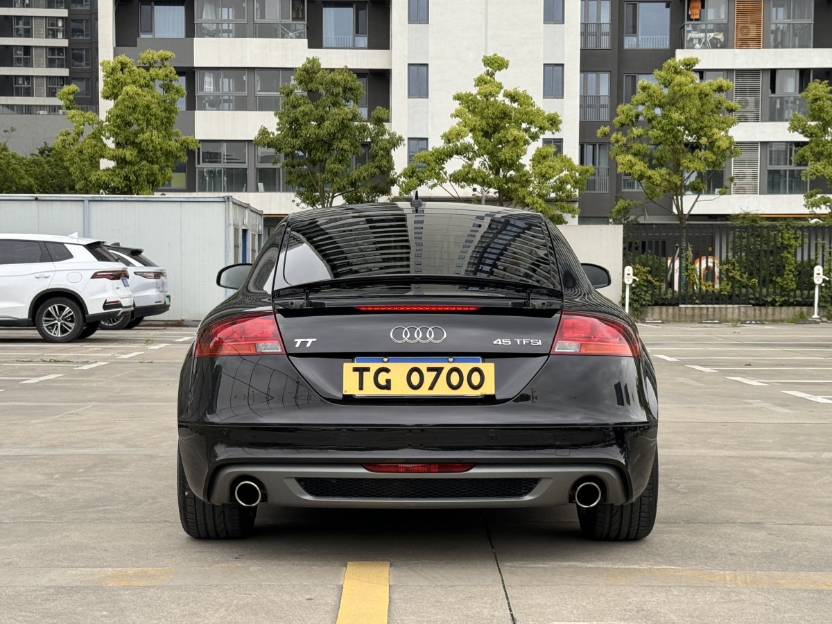 2013年9月奥迪 奥迪TT  2013款 TT Coupe 45 TFSI 黑色旋风版