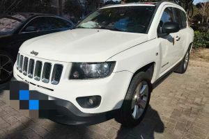 指南者 Jeep 2.0L 兩驅(qū)炫黑豪華版