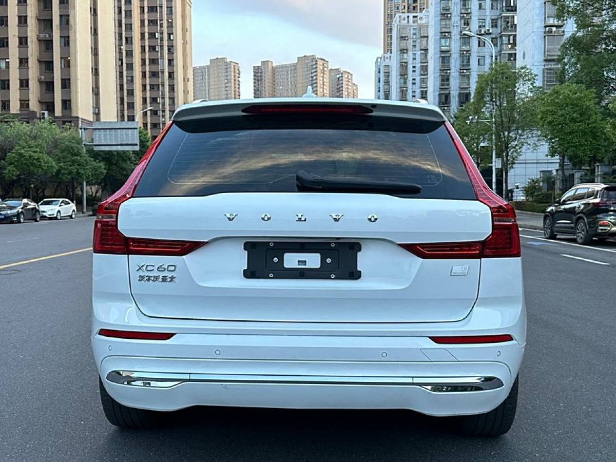 沃爾沃 XC60新能源  2025款 插電式混動 長續(xù)航四驅(qū)智遠(yuǎn)豪華版圖片