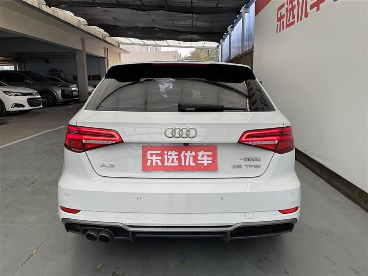 奧迪 奧迪A3  2018款 30周年年型 Sportback 35 TFSI 時(shí)尚型圖片